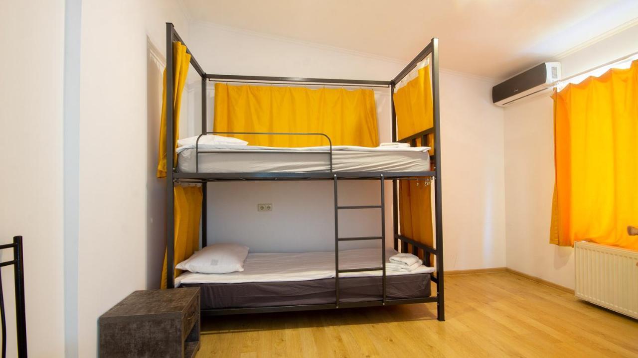 4 Bedroom Apartment On Liberty Square Tbilisi Buitenkant foto