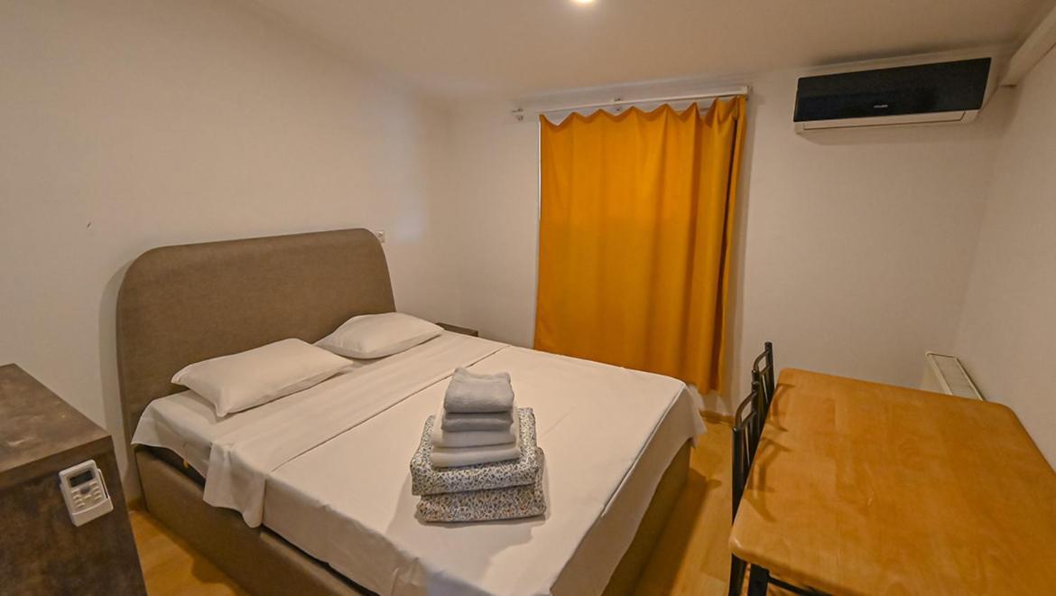 4 Bedroom Apartment On Liberty Square Tbilisi Buitenkant foto